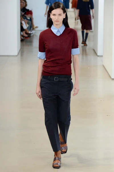 Look 16